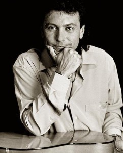 Antonio Carrion... Referencia : El Callejón Del AguaLaura De Los Angeles